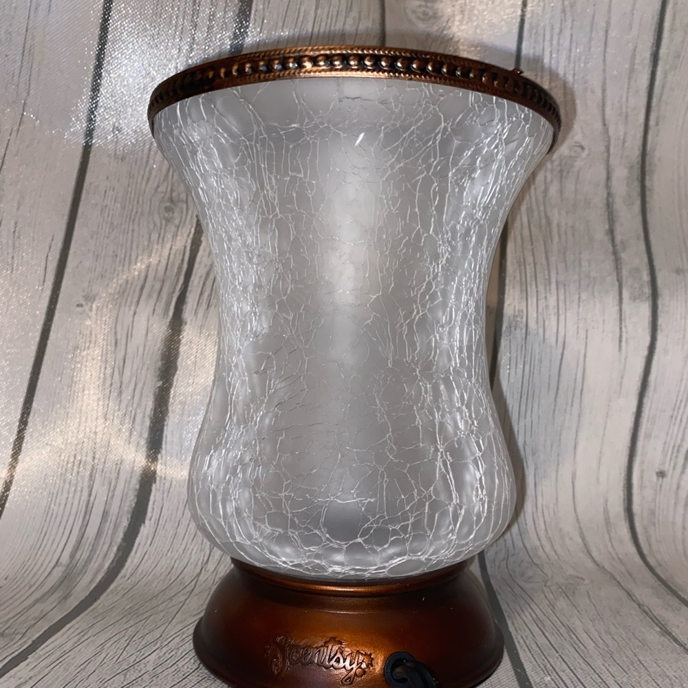 Scentsy Lampshade Series Warmer; New in box